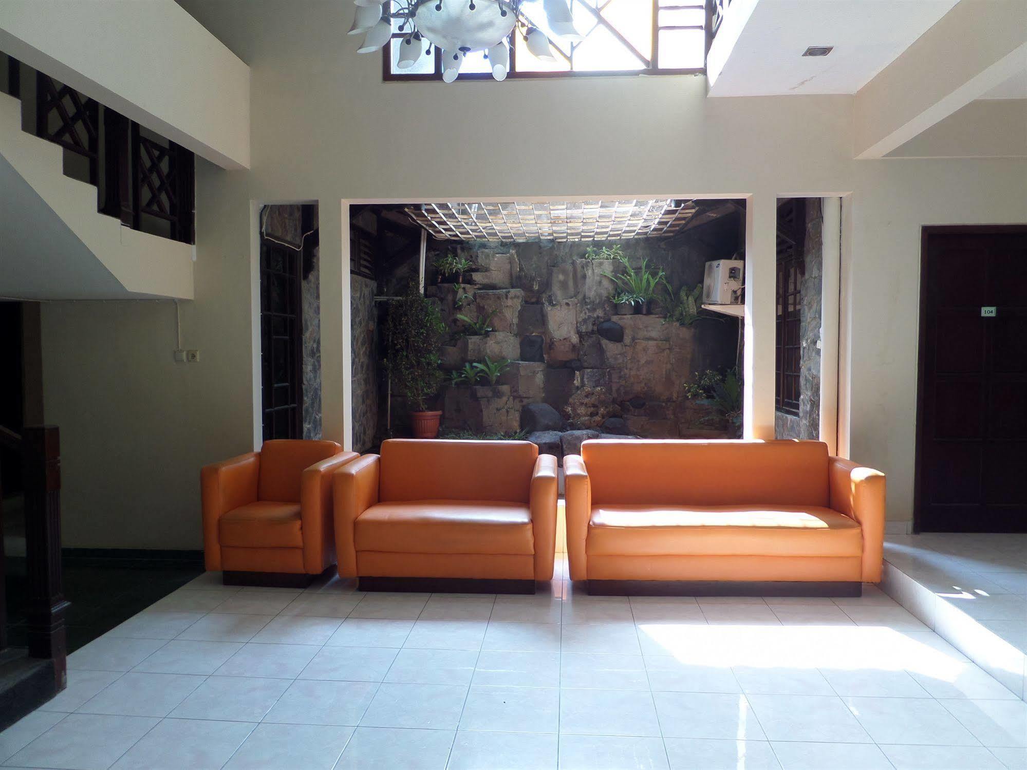 Hotel Oyo 201 Emdi House Timoho Yogyakarta Exteriér fotografie