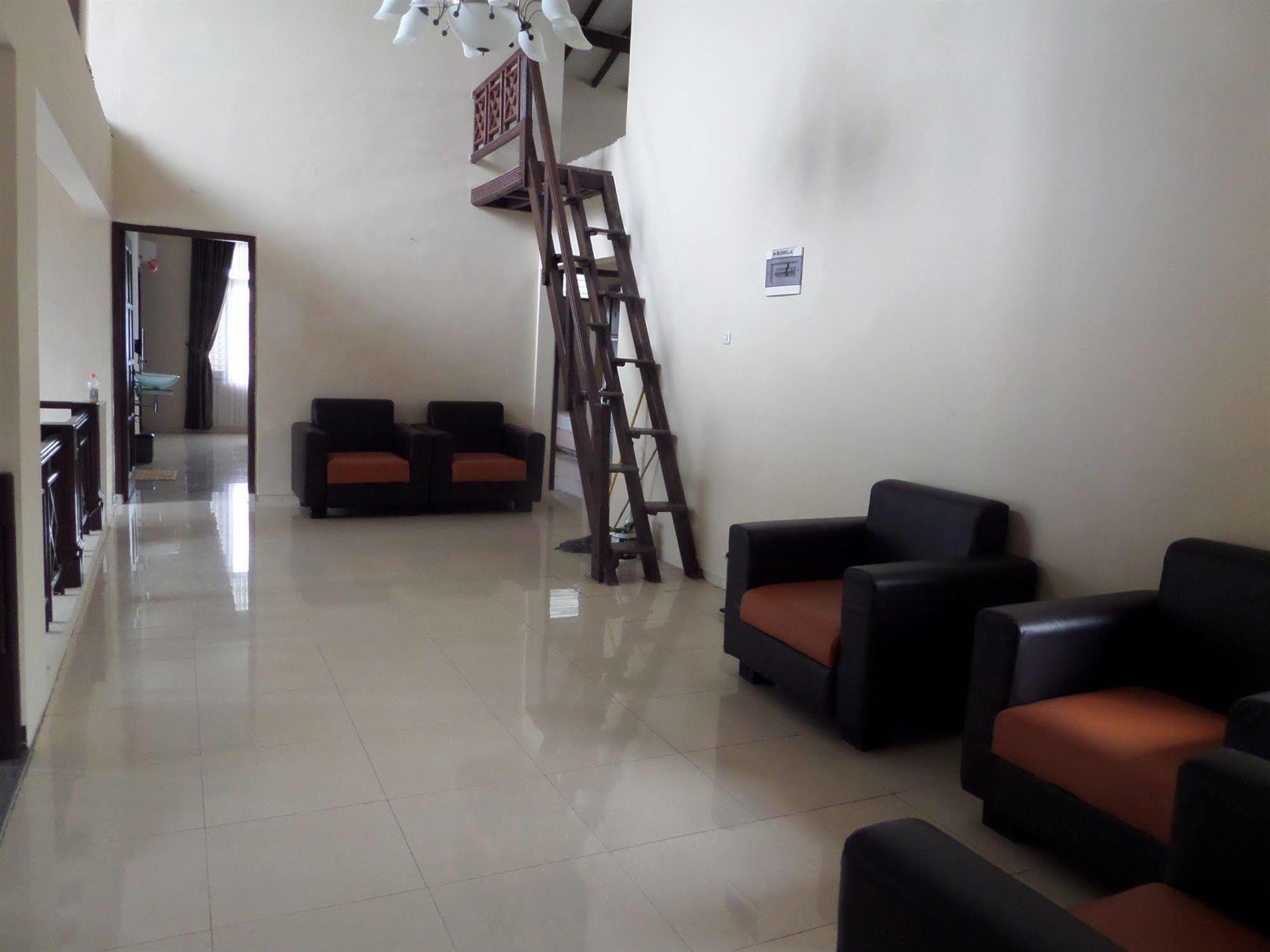 Hotel Oyo 201 Emdi House Timoho Yogyakarta Exteriér fotografie