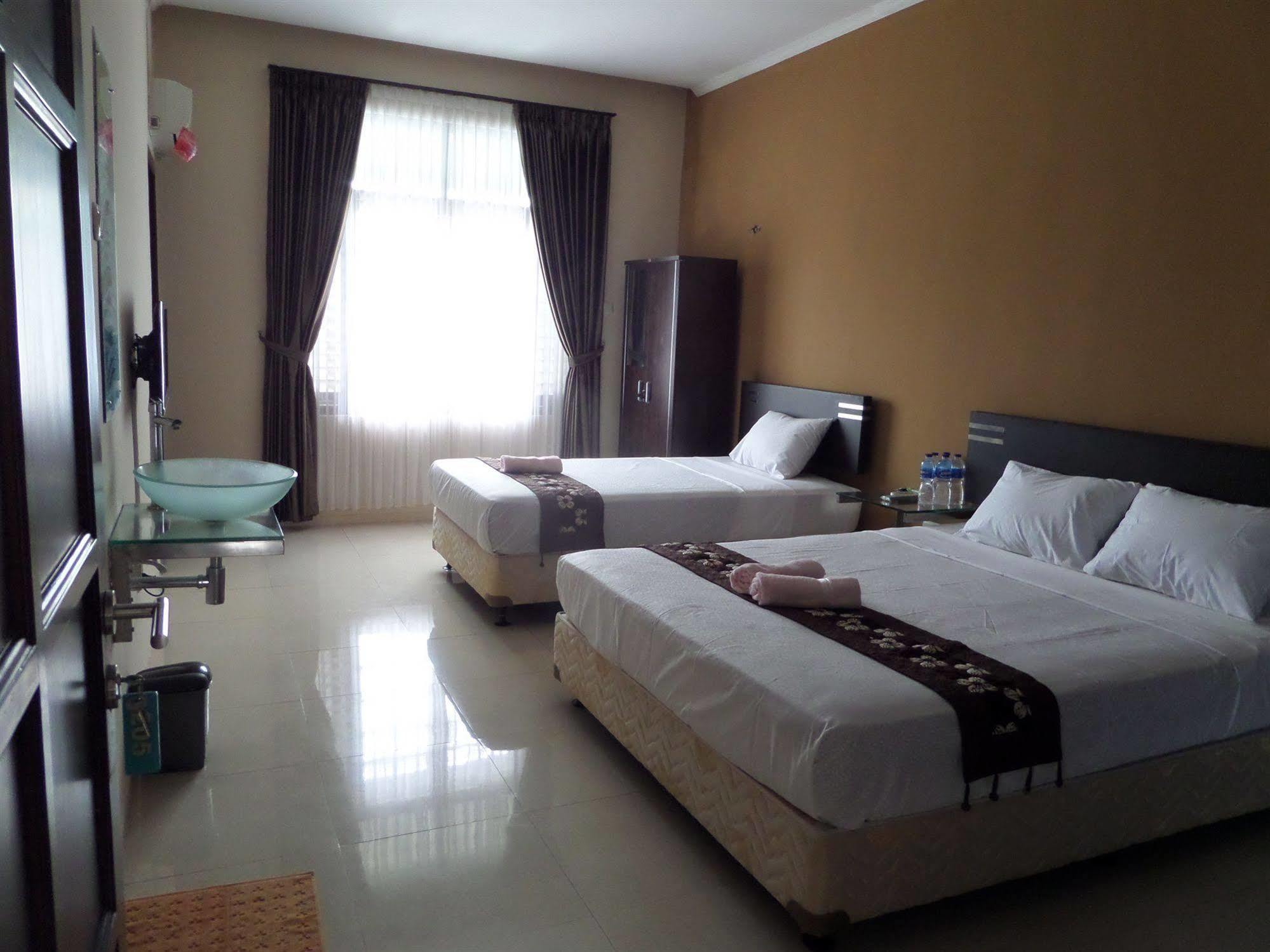 Hotel Oyo 201 Emdi House Timoho Yogyakarta Exteriér fotografie